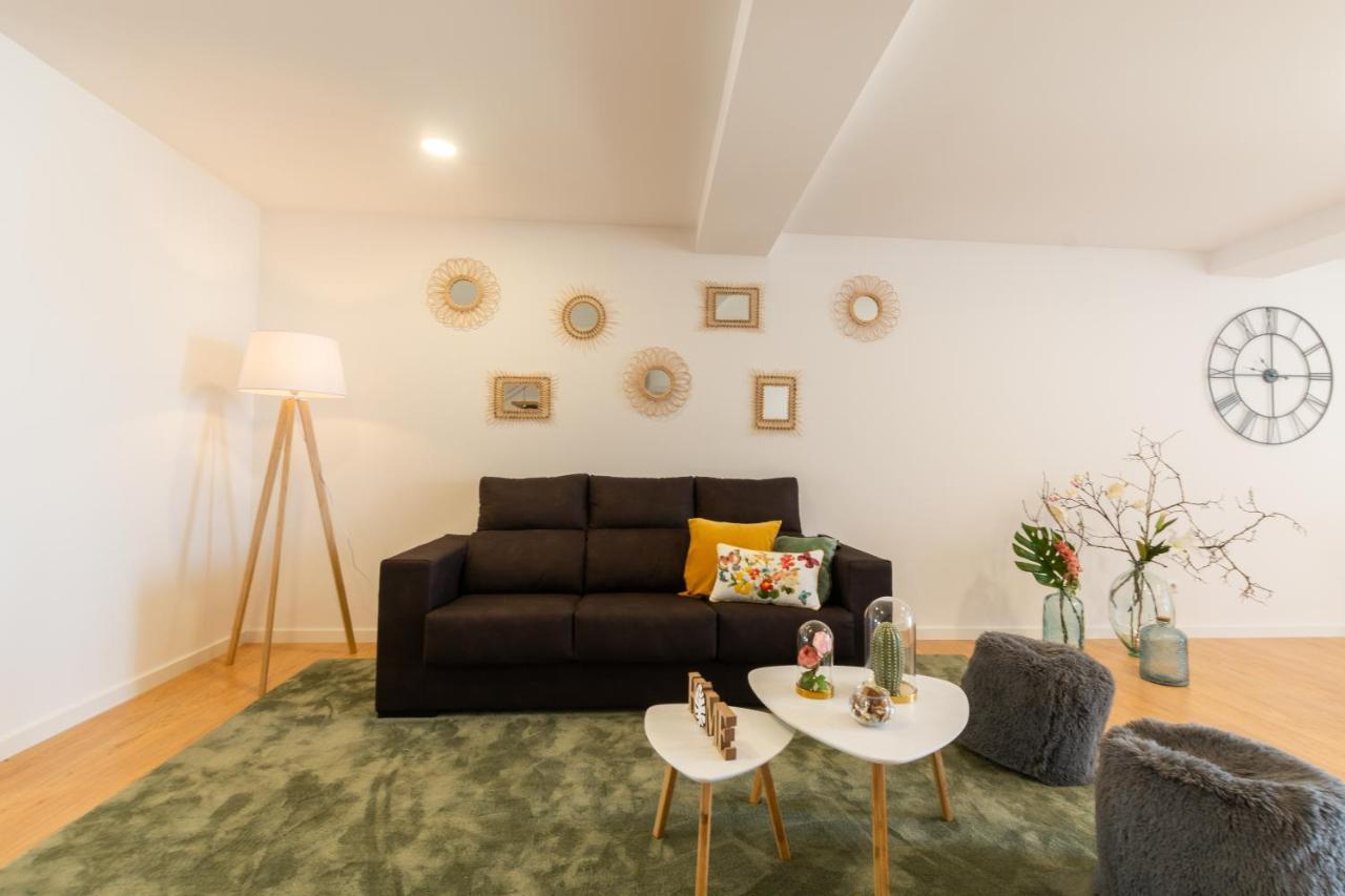 Ocean House Apartment ปอนตาเดลกาดา ภายนอก รูปภาพ